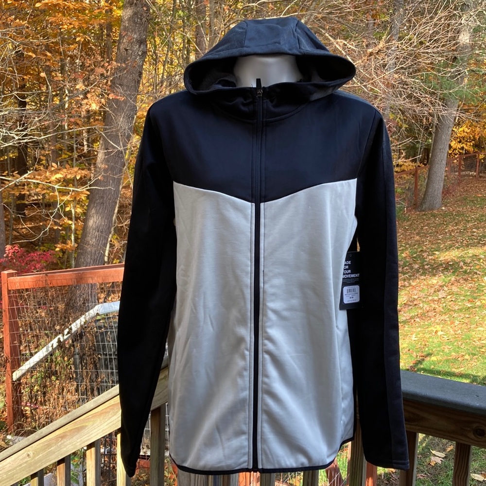 Etonic plush lined gray and white cool weather zip hoodie with pockets size M